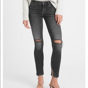 Mid-rise split hem black denim jeans